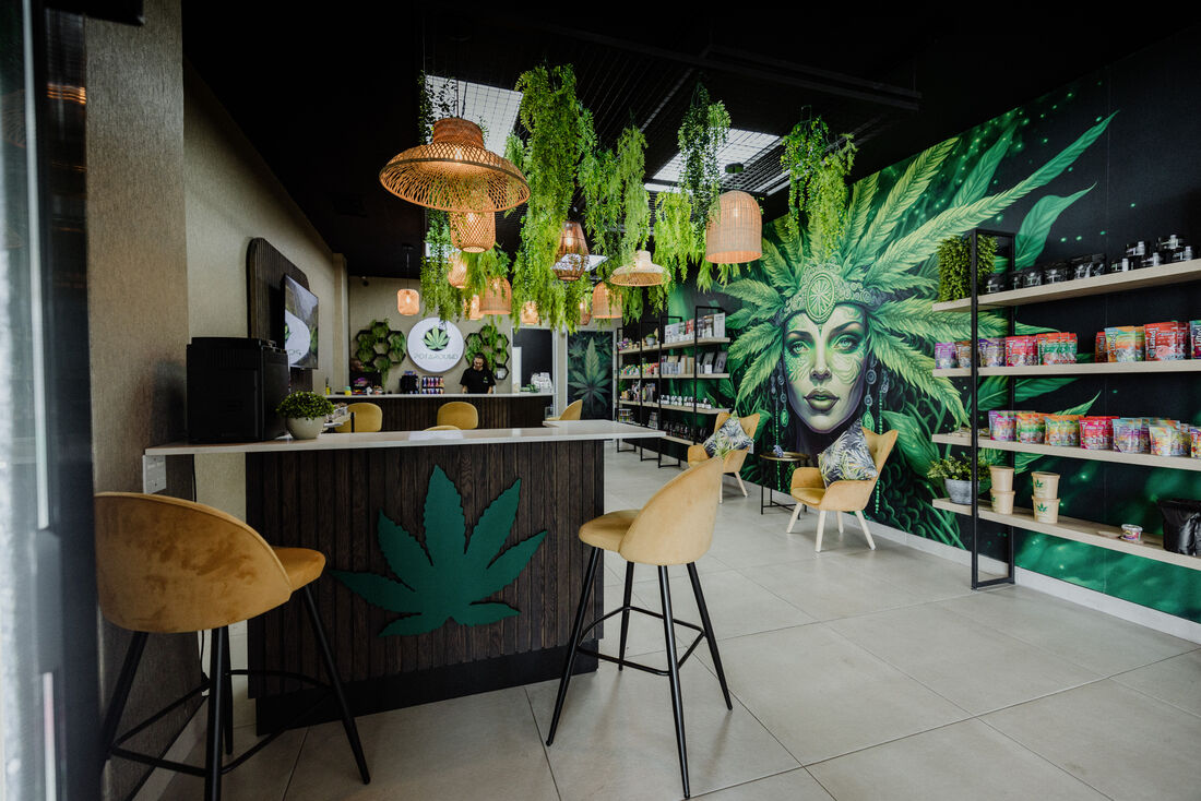 7-Leaves store