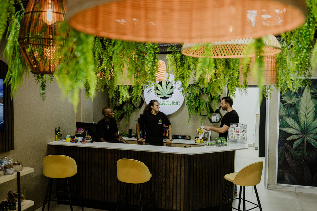 7-Leaves store