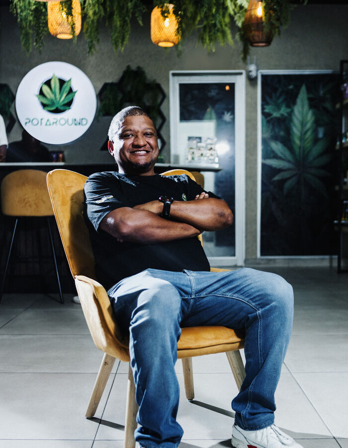 7-Leaves founding retailer