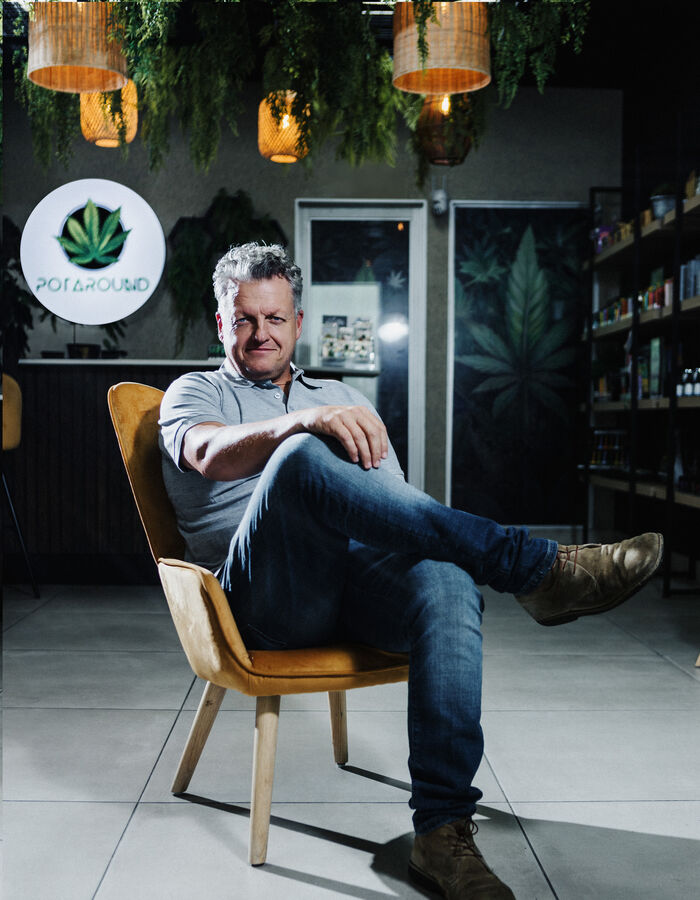 7-Leaves founding retailer