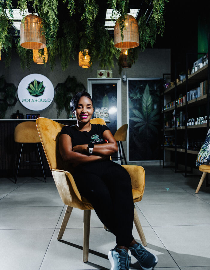 7-Leaves founding retailer