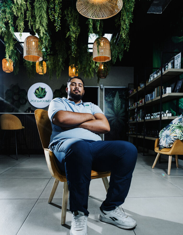 7-Leaves founding retailer