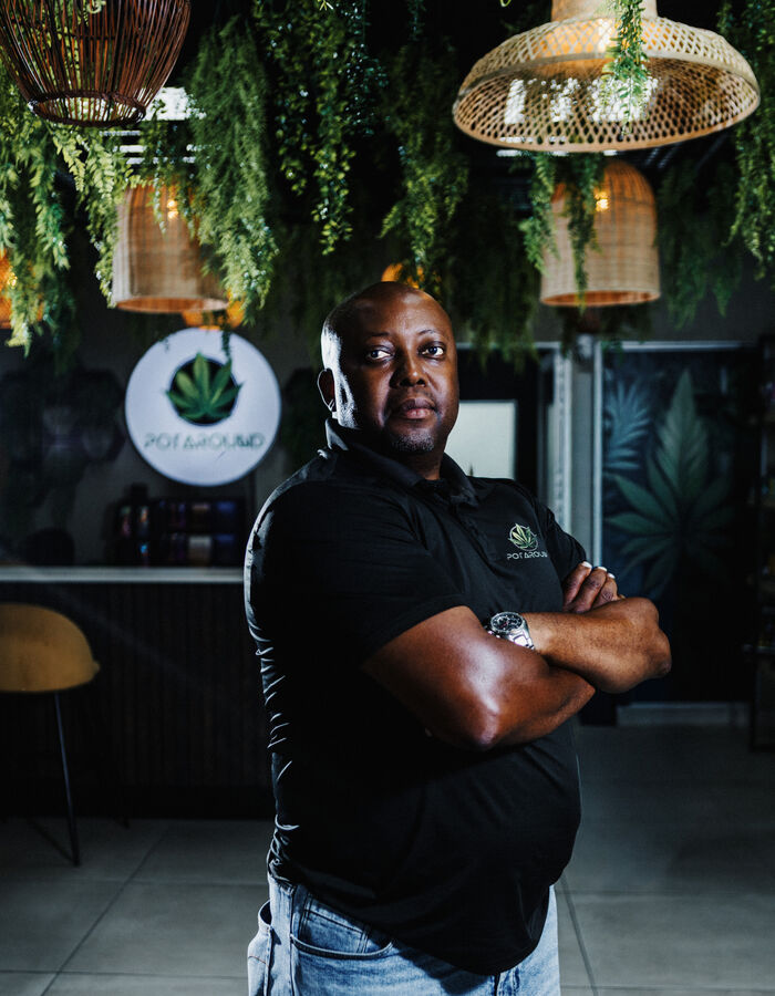 7-Leaves founding retailer