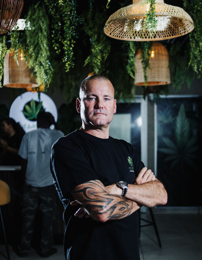 7-Leaves founding retailer