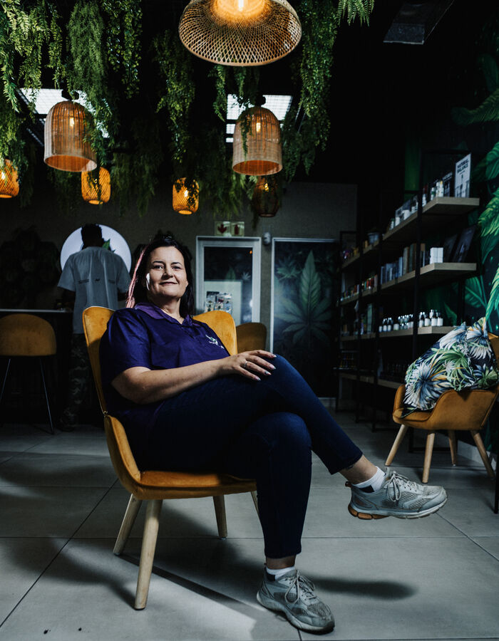 7-Leaves founding retailer