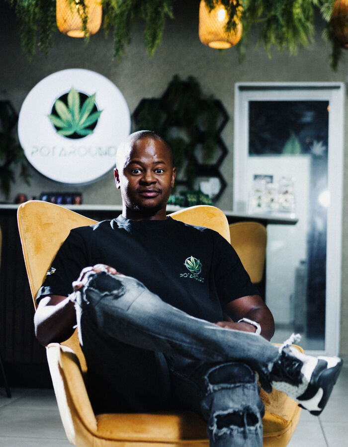 7-Leaves founding retailer